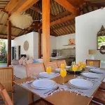 Central Oberoi, Seminyak, Newly Refurbished Villa Zayya