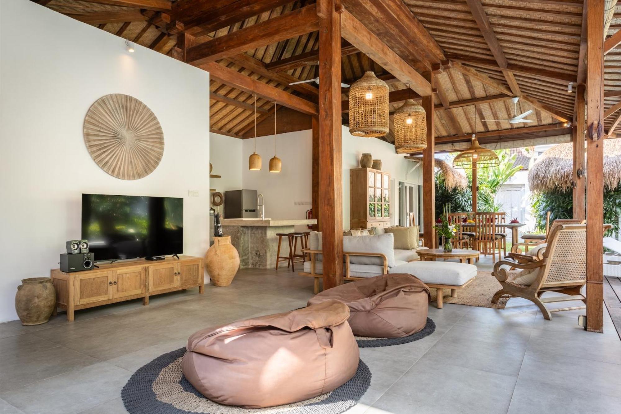 Central Oberoi, Seminyak, Newly Refurbished Villa Zayya Villa