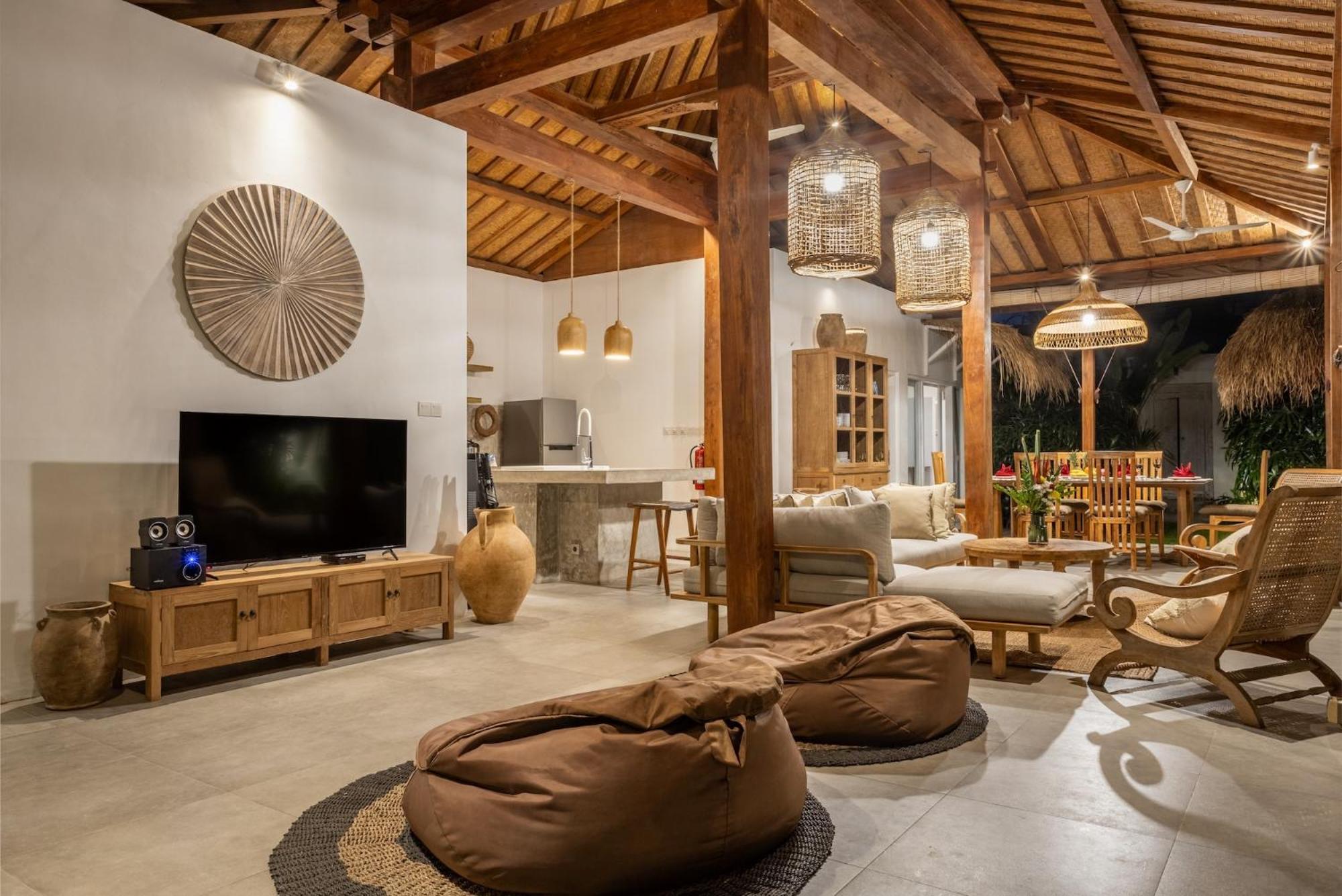 Villa Central Oberoi, Seminyak, Newly Refurbished Villa Zayya *