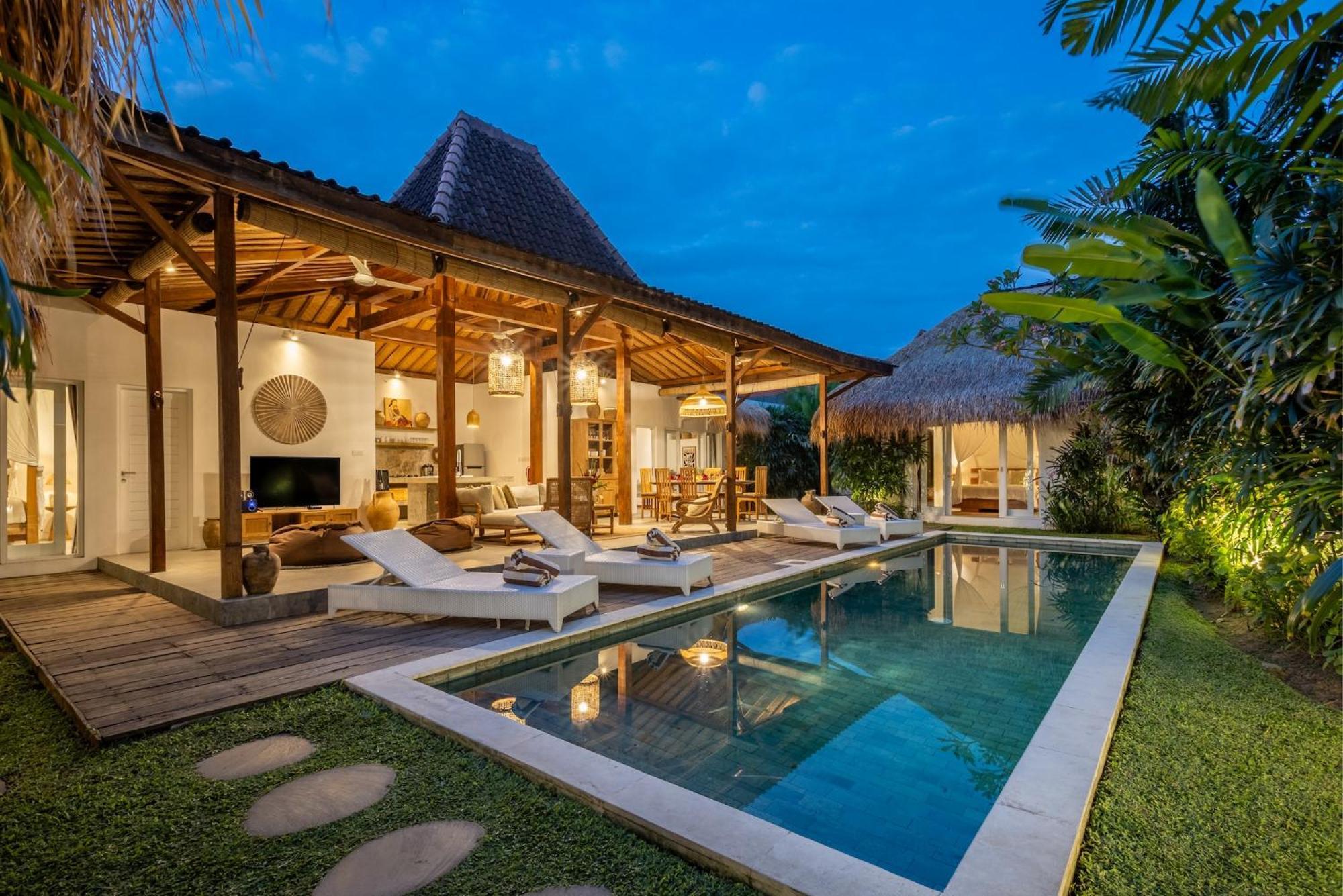 Central Oberoi, Seminyak, Newly Refurbished Villa Zayya *